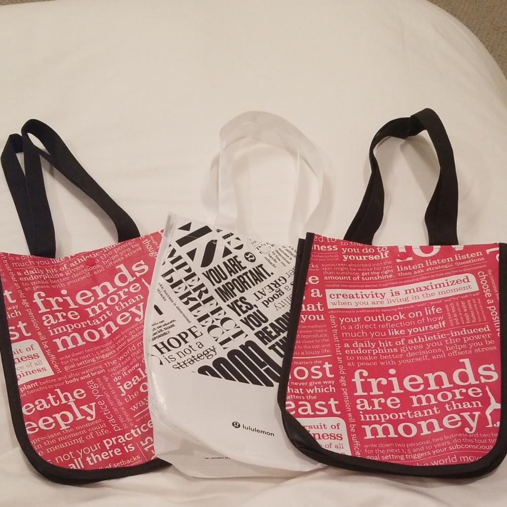Lululemon reusable bag with button enclosure